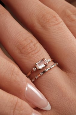 Klasik Altın ve Elmas Düğün Mücevherleri