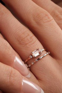 Klasik Altın ve Elmas Düğün Mücevherleri