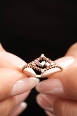 Klasik Altın ve Elmas Düğün Mücevherleri