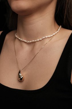 Yıldönümü Hediyeleri İçin Lüks Altın ve Elmas Mücevherler