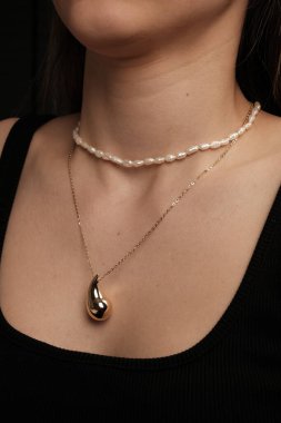 Yıldönümü Hediyeleri İçin Lüks Altın ve Elmas Mücevherler