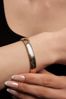 Yıldönümü Hediyeleri İçin Lüks Altın ve Elmas Mücevherler