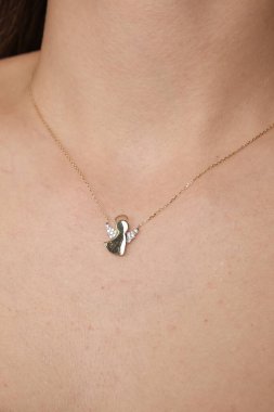 Kalın ve Zarif Elmas ve Altın İfade Parçaları