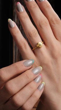 Kalın ve Zarif Elmas ve Altın İfade Parçaları