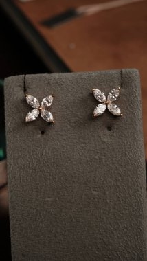 Parlak Mücevher Setleri: Altın, Elmas ve Gemstone