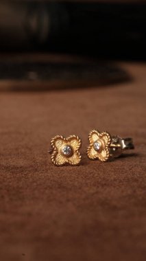 Zamansız Lüks Mücevherler: Elmaslar ve Altın Tasarımlar