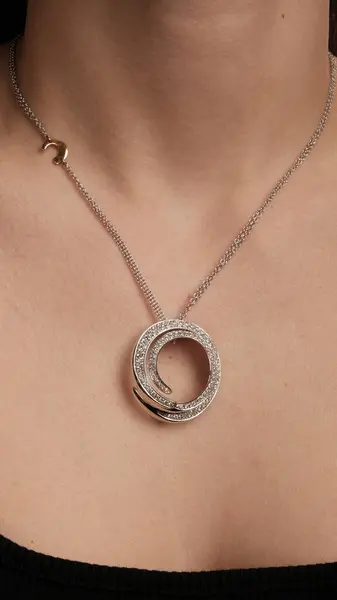 Parlak Mücevher Setleri: Altın, Elmas ve Gemstone