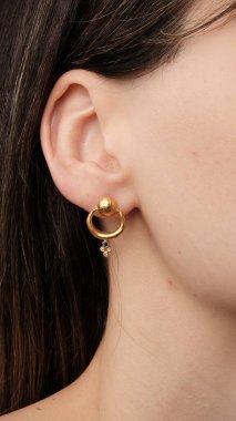 Zamansız Lüks Mücevherler: Elmaslar ve Altın Tasarımlar