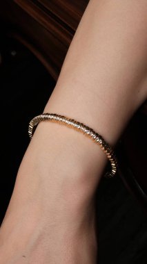 Zamansız Lüks Mücevherler: Elmaslar ve Altın Tasarımlar