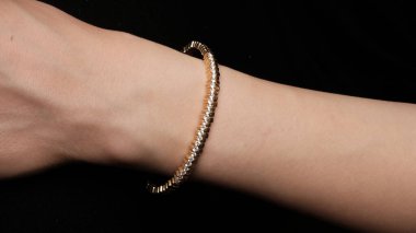 Zamansız Lüks Mücevherler: Elmaslar ve Altın Tasarımlar