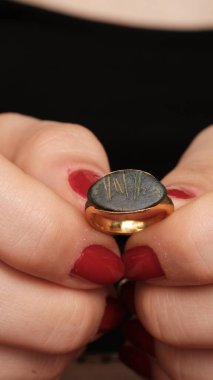 Zamansız Lüks Mücevherler: Elmaslar ve Altın Tasarımlar