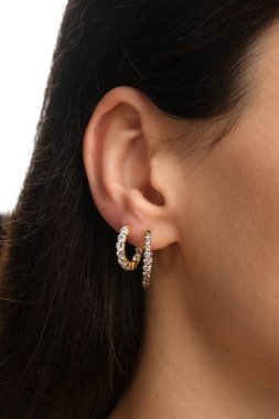 Altın Aksanlı Zarif Elmas Mücevherler