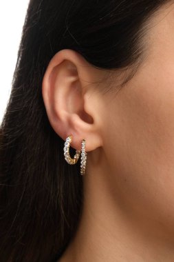 Altın Aksanlı Zarif Elmas Mücevherler