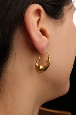 Altın Aksanlı Zarif Elmas Mücevherler