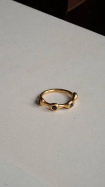 Altın Aksanlı Zarif Elmas Mücevherler