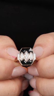 Her Olay İçin El Yapımı Altın ve Elmas Mücevherler