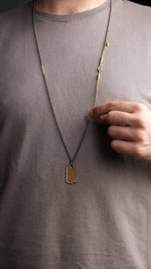 Kadınlar için Zarif Elmas ve Altın Mücevher