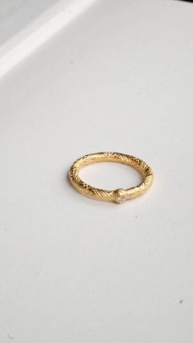 Lüks Mücevher Parçaları: Altın ve Elmaslar Bir arada