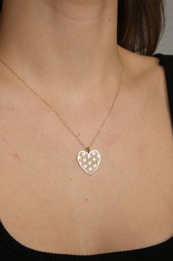 Parlak Elmaslı Klasik Altın Mücevherler