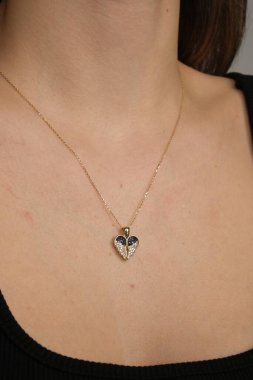 Parlak Elmaslı Klasik Altın Mücevherler