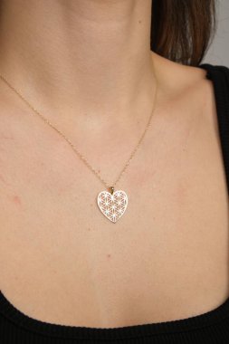 Parlak Elmaslı Klasik Altın Mücevherler