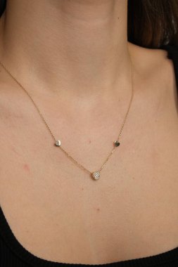 Parlak Elmaslı Klasik Altın Mücevherler