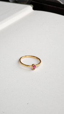 Kadınlar İçin En İyi Elmas ve Altın Mücevherler