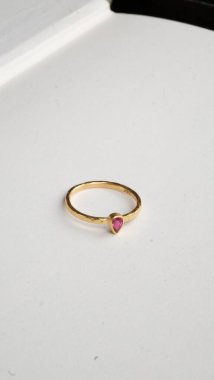 Kadınlar İçin En İyi Elmas ve Altın Mücevherler