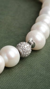 Kadınlar İçin En İyi Elmas ve Altın Mücevherler