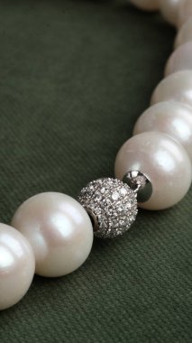 Kadınlar İçin En İyi Elmas ve Altın Mücevherler