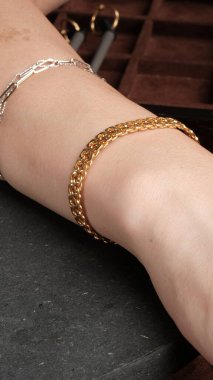 Kadınlar İçin En İyi Elmas ve Altın Mücevherler