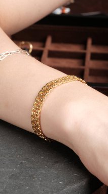 Kadınlar İçin En İyi Elmas ve Altın Mücevherler