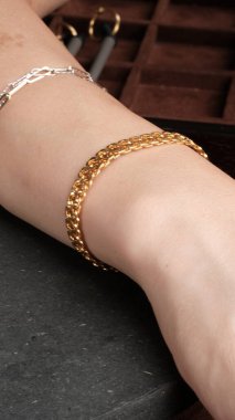 Kadınlar İçin En İyi Elmas ve Altın Mücevherler