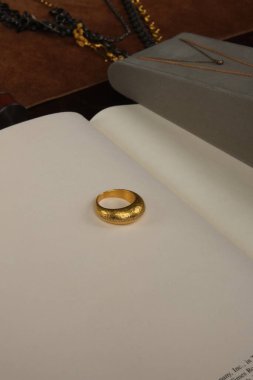 Büyüleyici Altın ve Elmas Alyansları