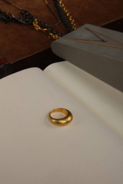 Büyüleyici Altın ve Elmas Alyansları