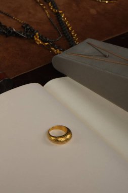 Büyüleyici Altın ve Elmas Alyansları