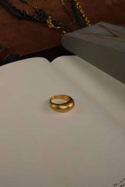 Büyüleyici Altın ve Elmas Alyansları