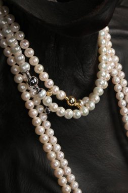 Değerli Altın ve Elmas Mücevherler