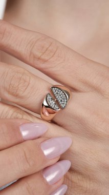 Değerli Altın ve Elmas Mücevherler