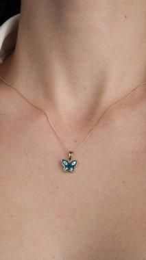 Parlak Altın Mücevherler Göz kamaştırıcı elmaslarla