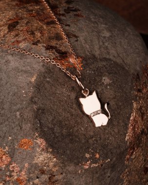 Zarif Altın ve Elmas Kolyeler