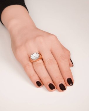 Zarif Altın ve Elmas Kolyeler