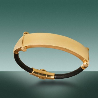 Modern Kadınlar İçin Şık Altın ve Elmas Mücevherler