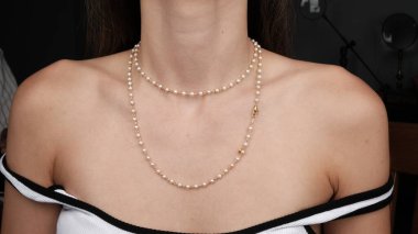 Modern Kadınlar İçin Şık Altın ve Elmas Mücevherler