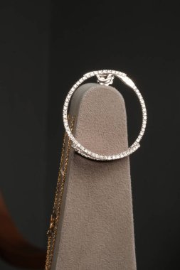 Kaliteli Mücevherler: Altın ve Elmas Hazineleri