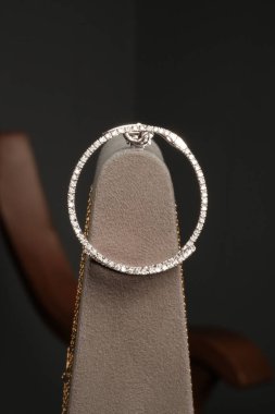 Özel Anlar İçin Özel Yapım Altın ve Elmas Mücevherler