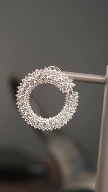 Parlak Elmaslı Görkemli Altın Mücevherler