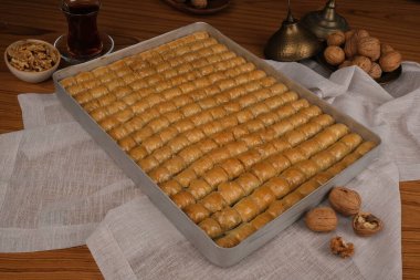 Renkli Taşlı Eşsiz Altın ve Elmas Mücevherler