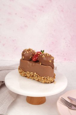 Renkli Taşlı Eşsiz Altın ve Elmas Mücevherler