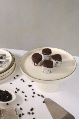 Kremalı Light ve Yumuşak Fransız Eklemeleri